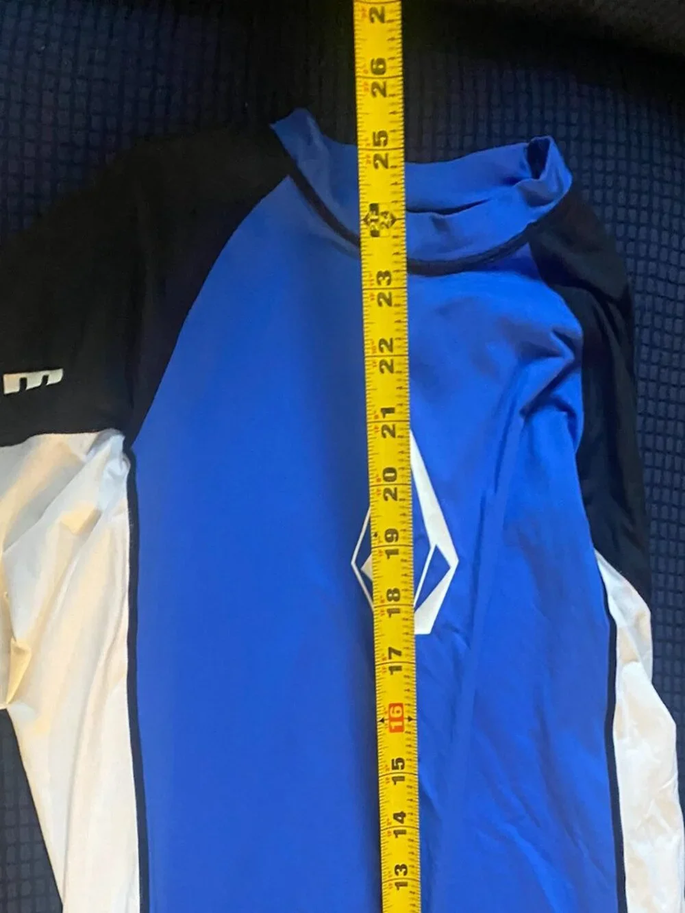 Boys Volcom Swimshirt/ Rashguard size XXL Kids